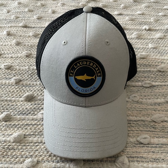 Ft. Lauderdale Black and Gray Cap Shark - Picture 1 of 4